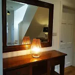 The House, Vakantiehuis Cong