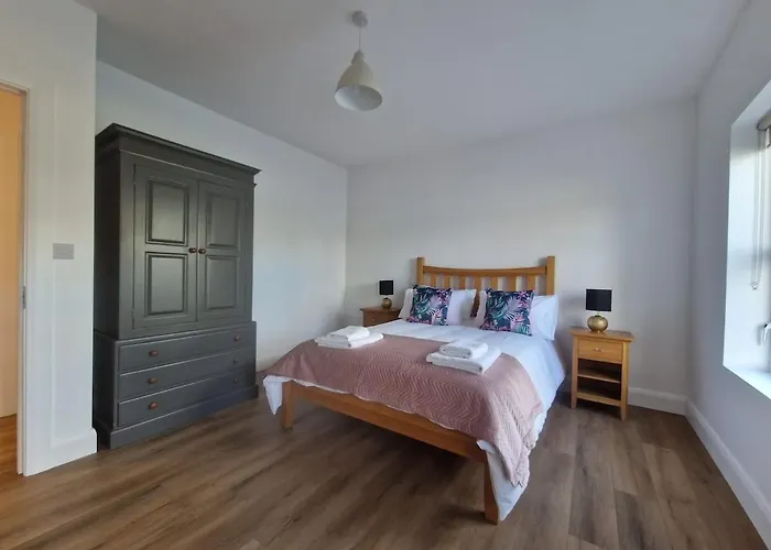 The House, Cong 펜션