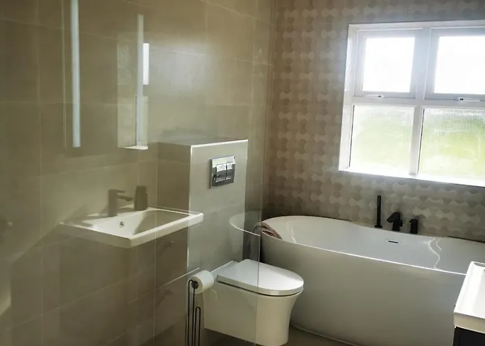 The House, Cong 펜션