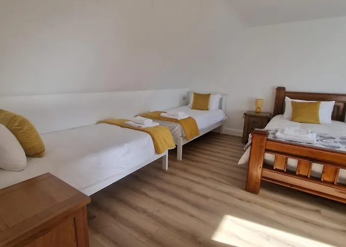 The House, Cong 펜션